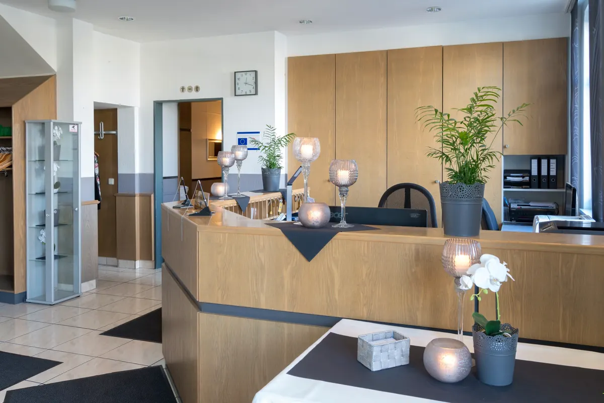 Rezeption des Hotel Waldhaus